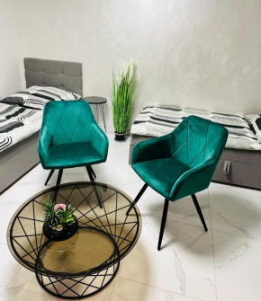 FeWo BEE61 * Langen EXKLUSIV für 4 Personen *Vollausstattung mit Küche* inklusive TERRASSE